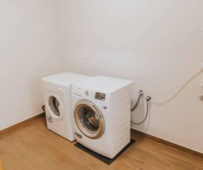 اقامتگاه Beautiful 3 Bed House In Arco Da Calheta