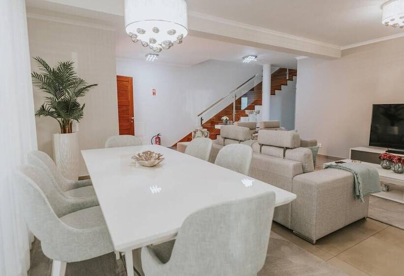 اقامتگاه Beautiful 3 Bed House In Arco Da Calheta