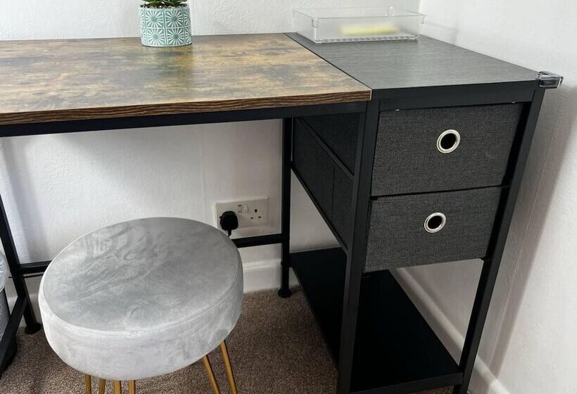 Residenza Charming 4 Bed House In Cheltenham, Free Parking