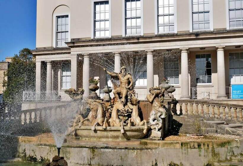 Residenza Charming 4 Bed House In Cheltenham, Free Parking