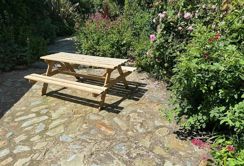 Rezydencja Traditional Cottage  Beams, Log Burner & Sea Views