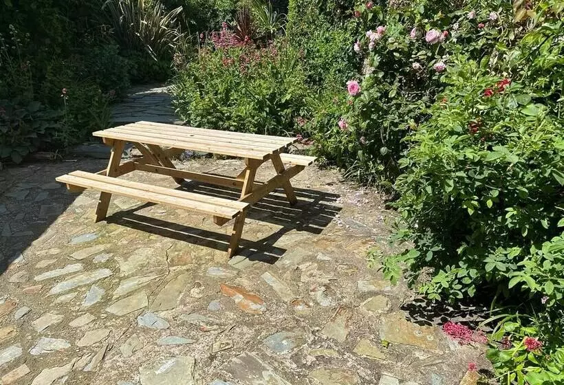 レジデンス Traditional Cottage  Beams, Log Burner & Sea Views