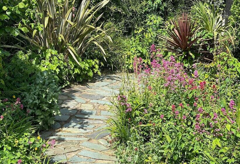 Rezydencja Traditional Cottage  Beams, Log Burner & Sea Views