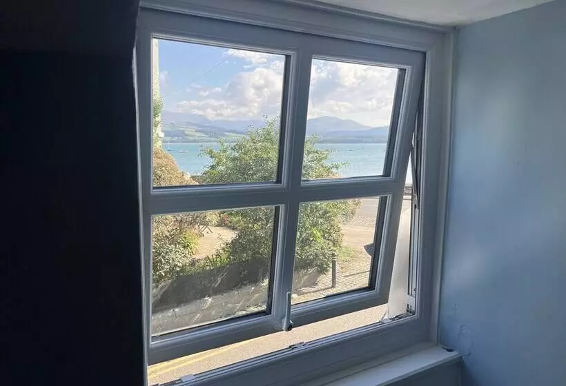 レジデンス Traditional Cottage  Beams, Log Burner & Sea Views