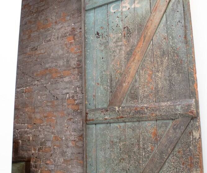 Bischoff Inn   Former 1870 Furniture Factory Now 5 Room Boutique