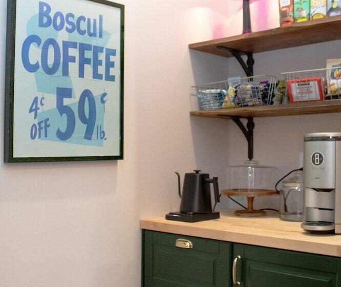 Bischoff Inn   Former 1870 Furniture Factory Now 5 Room Boutique