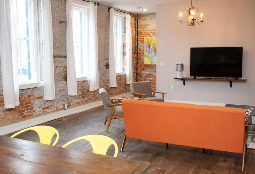 Bischoff Inn   Former 1870 Furniture Factory Now 5 Room Boutique