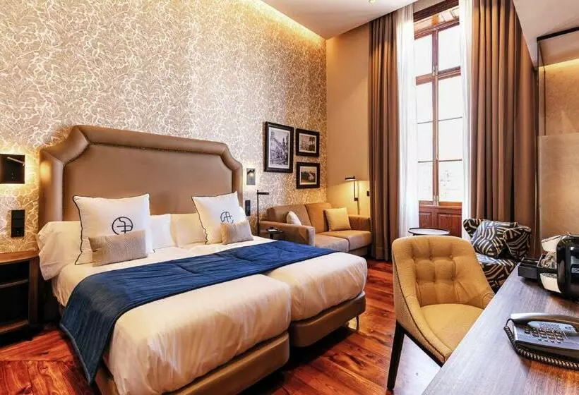 Boutique Hotel Cordial Plaza Mayor de Santa Ana