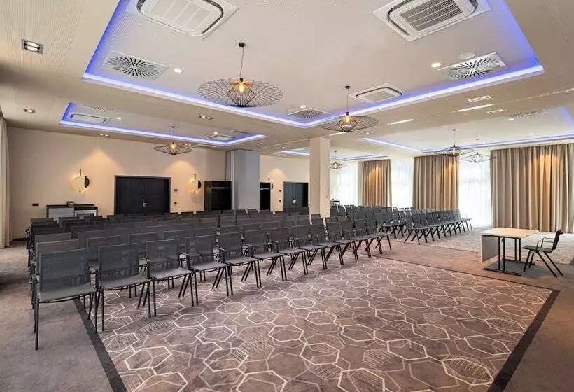 Leonardo Royal Hotel Cologne Bonn Airport