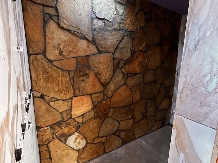 Meraki Escape    Log Cabins W/hot Tubs + Pet Friendly