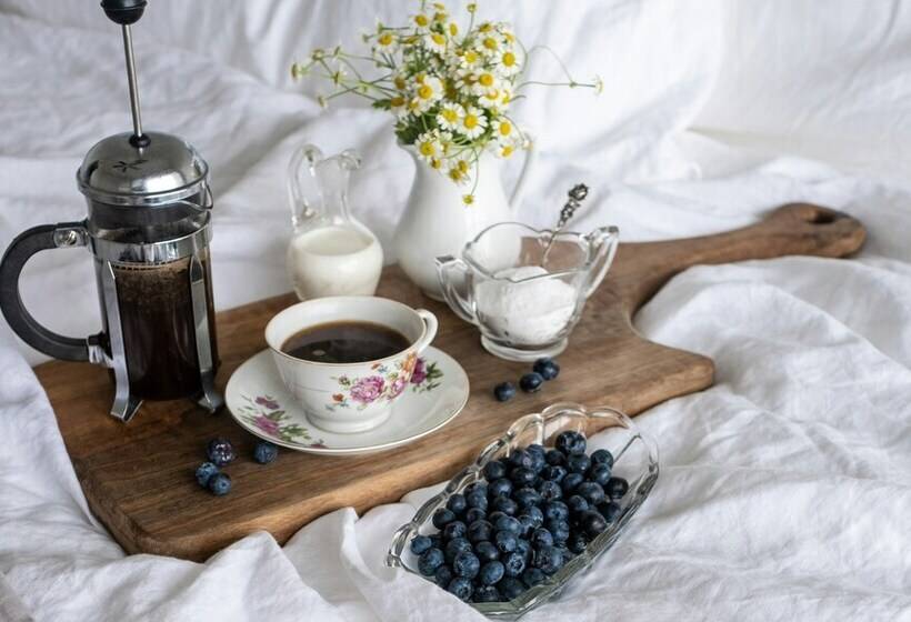 Meraki Escape    Log Cabins W/hot Tubs + Pet Friendly