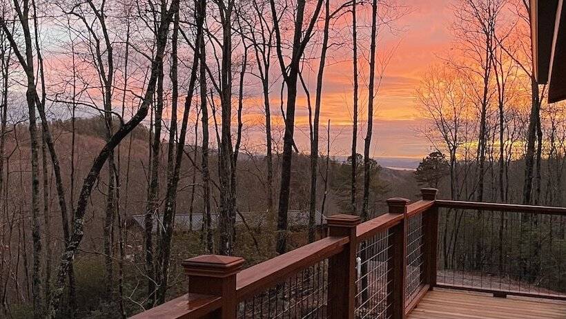 Meraki Escape    Log Cabins W/hot Tubs + Pet Friendly