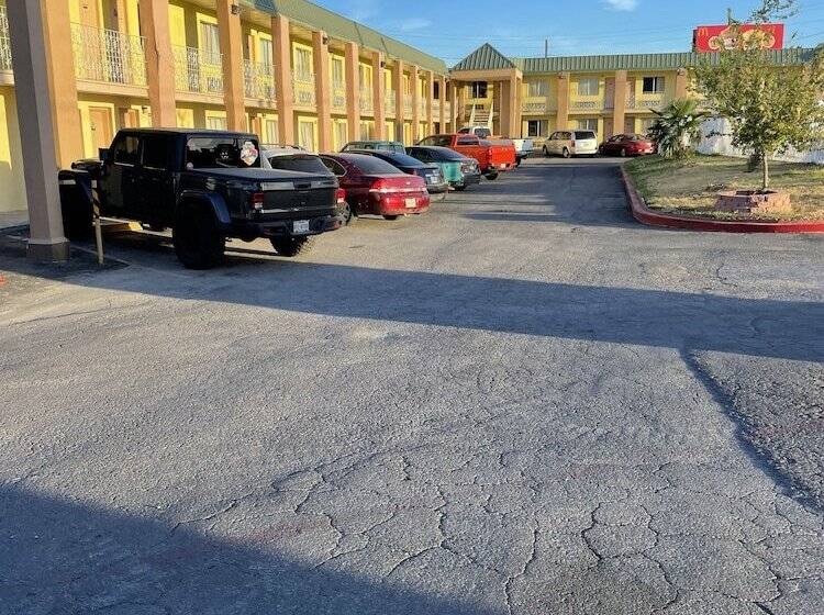 מוטל Del Rio Inn