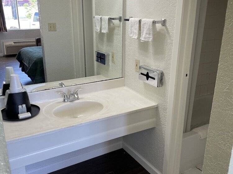 מוטל Del Rio Inn