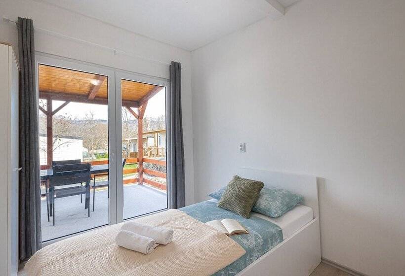 Пансион Mobile Homes  Kamp Karin