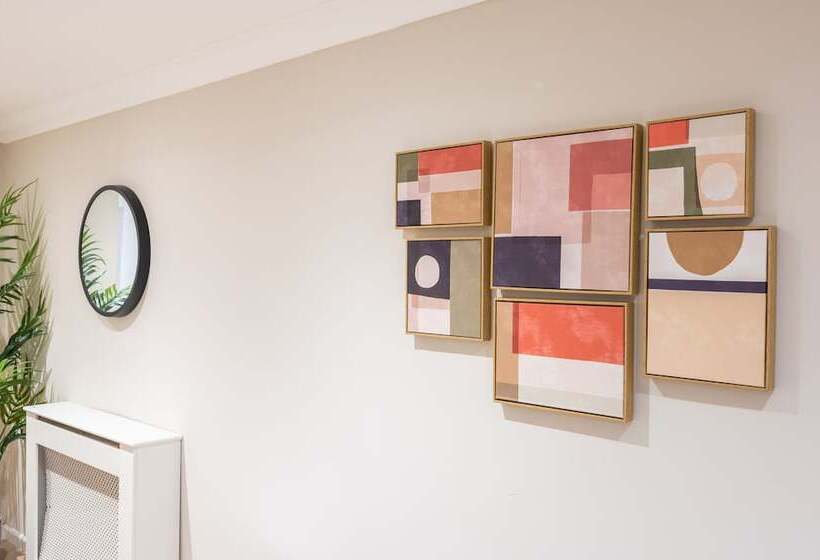 بنسيون Tŷ Coch By Tŷ Sa In Wales   Free Parking