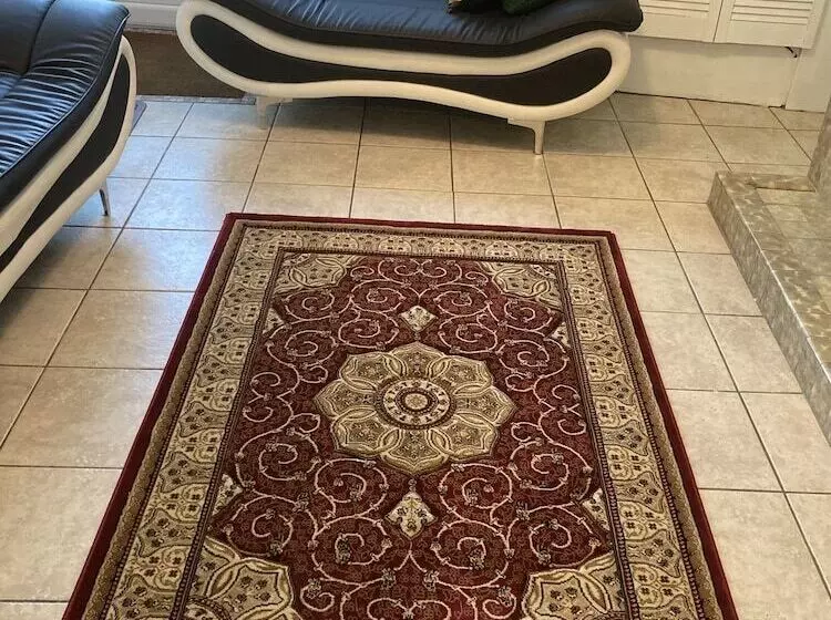 اقامتگاه Lovely 2 Bed House Apartment In Boston Towncentre