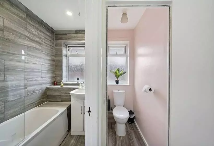 レジデンス Modern 3 Bed House In London Close To City Airport