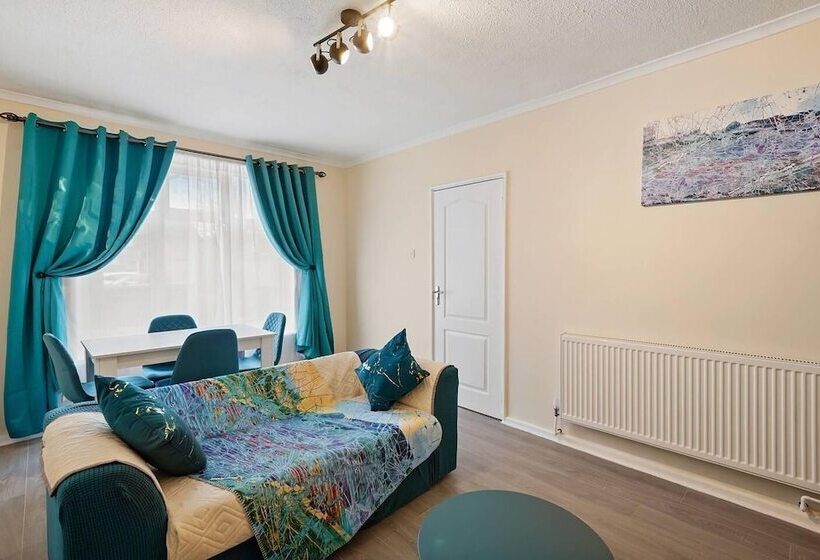 レジデンス Modern 3 Bed House In London Close To City Airport