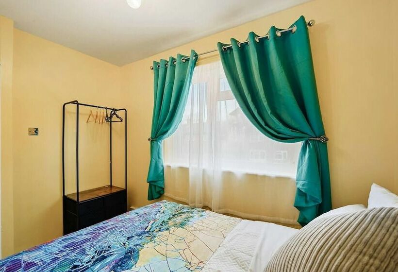 レジデンス Modern 3 Bed House In London Close To City Airport