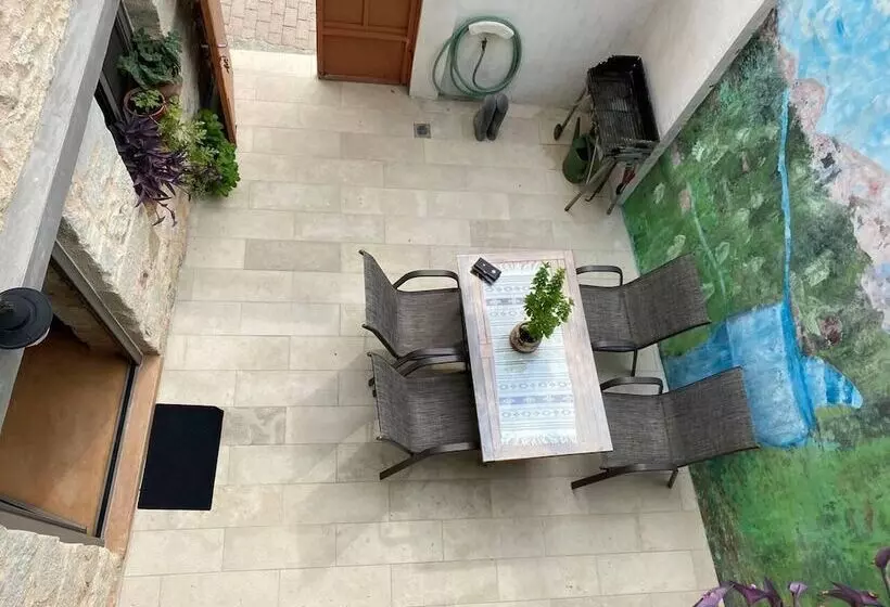 レジデンス Stone House 3 Bedroom 8 Persons