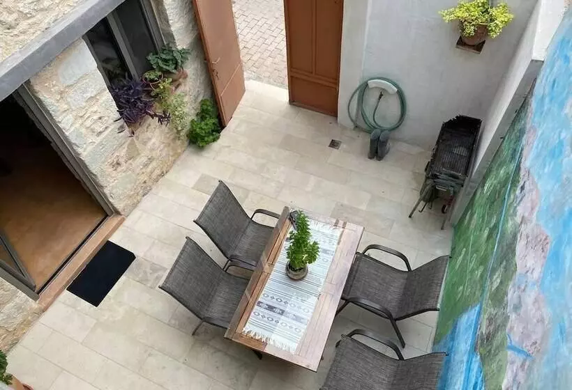 レジデンス Stone House 3 Bedroom 8 Persons
