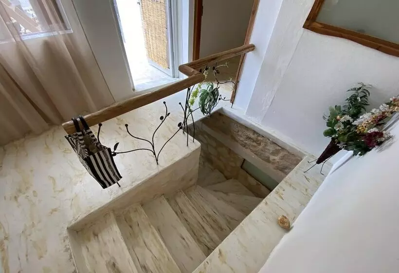 レジデンス Stone House 3 Bedroom 8 Persons