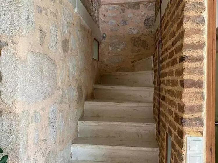レジデンス Stone House 3 Bedroom 8 Persons