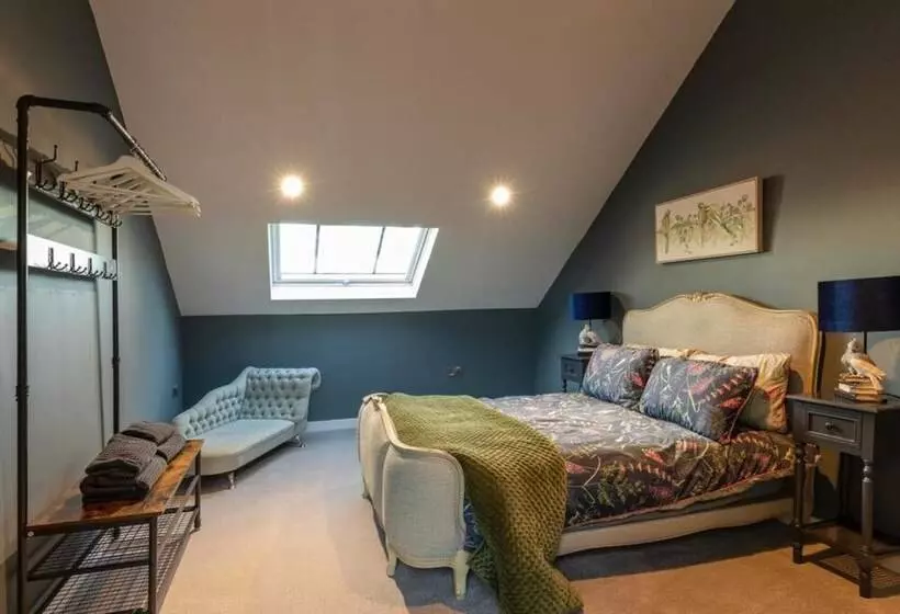 レジデンス Stunning Barn Sleeps 10 With Hot Tub Nr Melton
