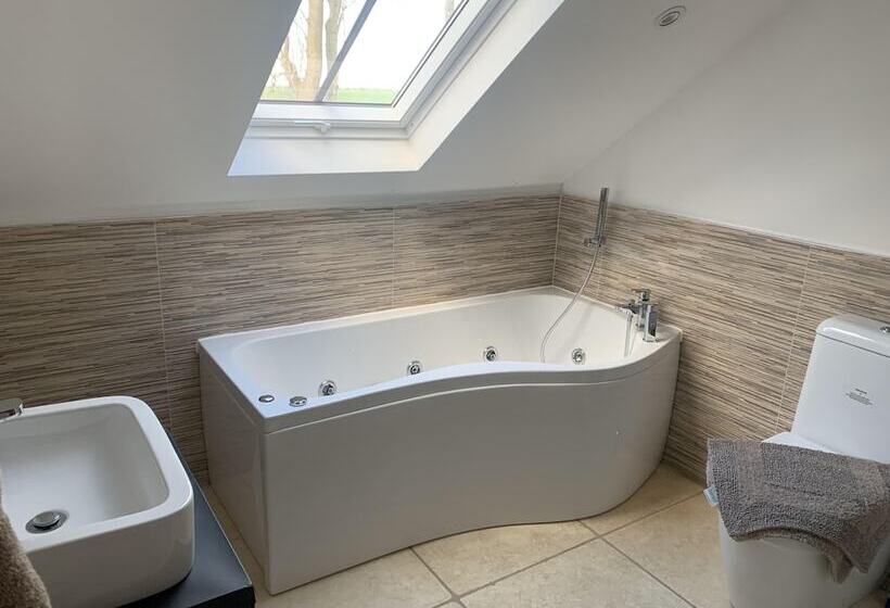إقامة Stunning Barn Sleeps 10 With Hot Tub Nr Melton