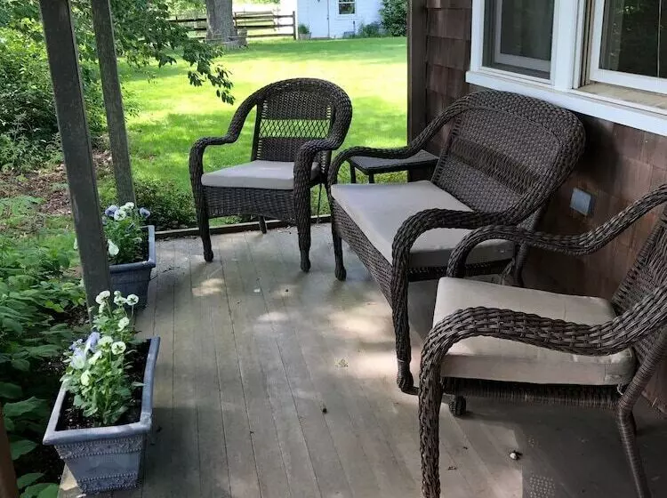 The Farmhouse Bed And Breakfast