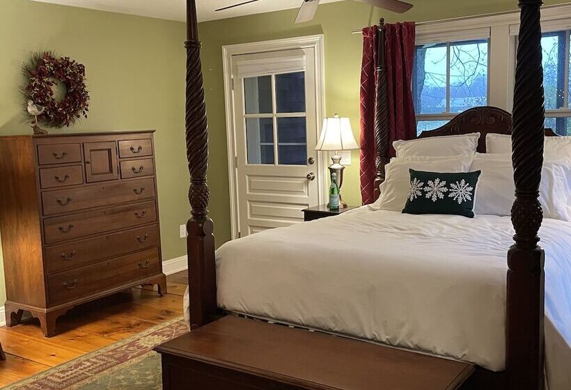 The Farmhouse Bed And Breakfast