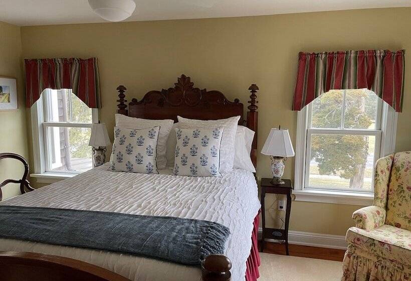 The Farmhouse Bed And Breakfast