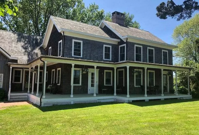 The Farmhouse Bed And Breakfast