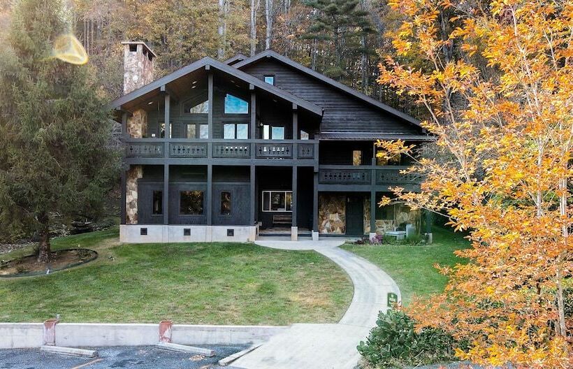 ベッドアンドブレックファースト Outland Chalet & Suites Great Smoky Mountains