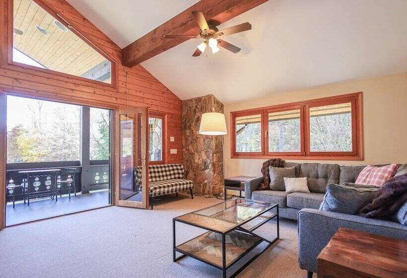 ベッドアンドブレックファースト Outland Chalet & Suites Great Smoky Mountains