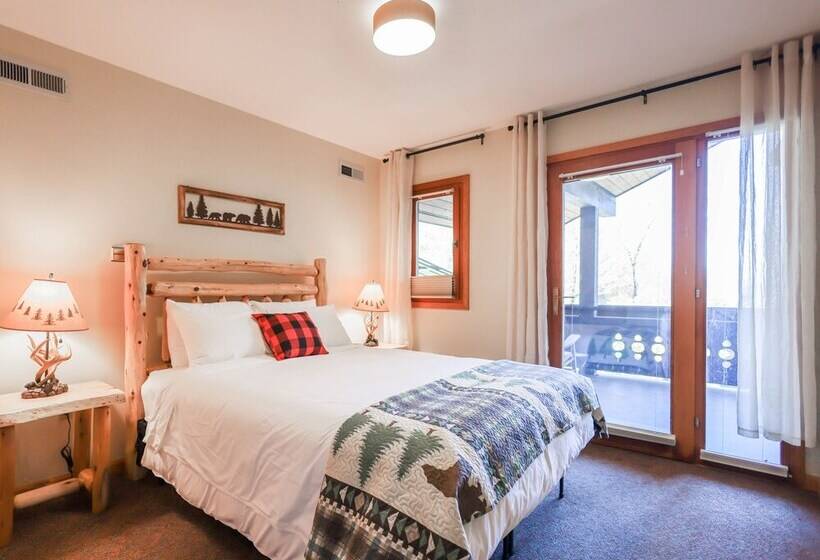 ベッドアンドブレックファースト Outland Chalet & Suites Great Smoky Mountains