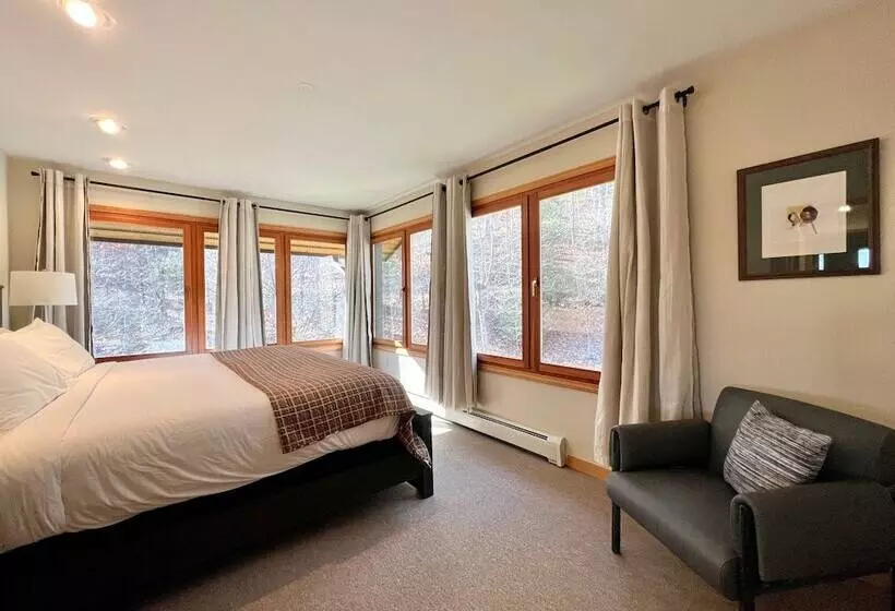 Aamiaismajoitus (B&B) Outland Chalet & Suites Great Smoky Mountains