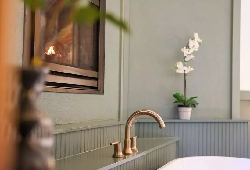 Aamiaismajoitus (B&B) Outland Chalet & Suites Great Smoky Mountains