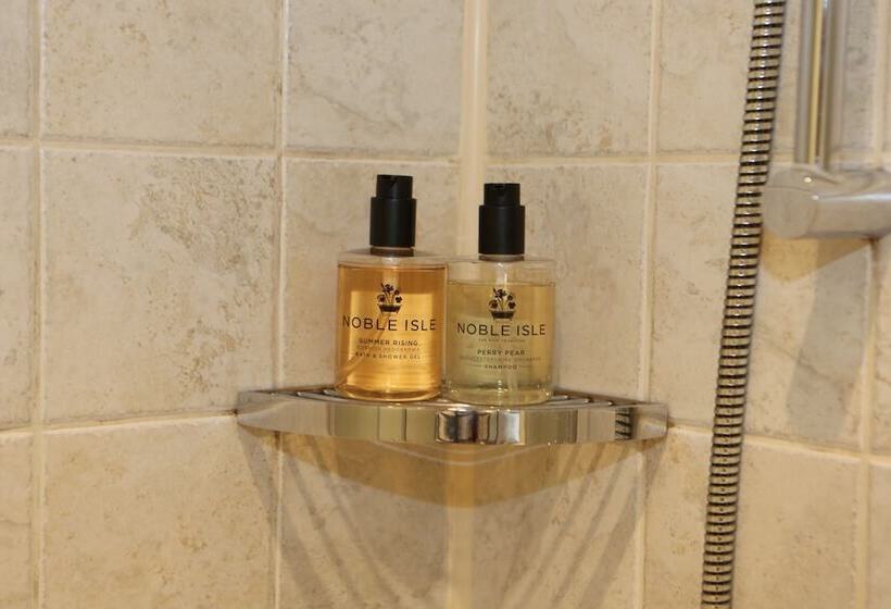 مبيت وإفطار The Waves