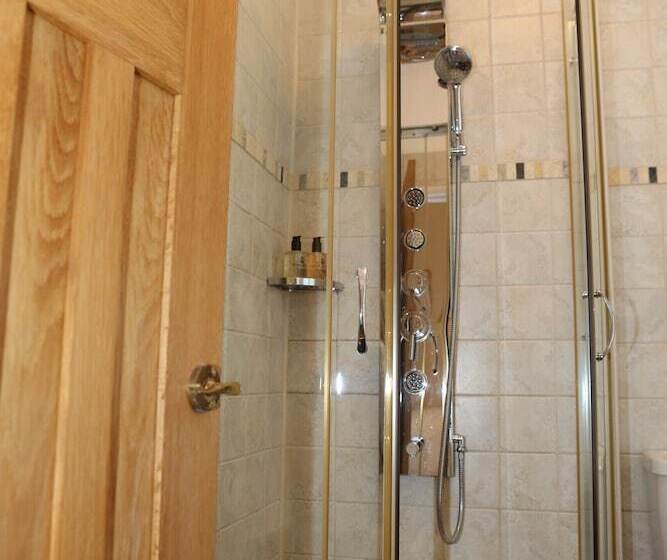 مبيت وإفطار The Waves