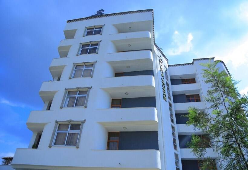 Black Horse Hotel Apartment