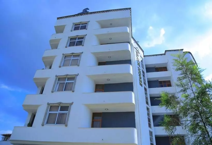 Black Horse Hotel Apartment