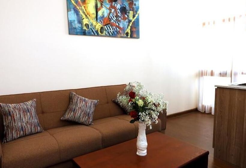 Black Horse Hotel Apartment