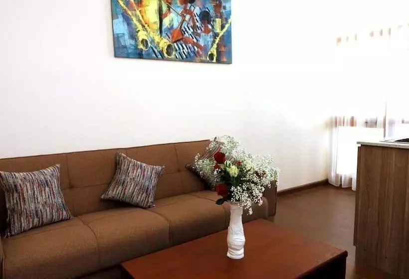 Black Horse Hotel Apartment