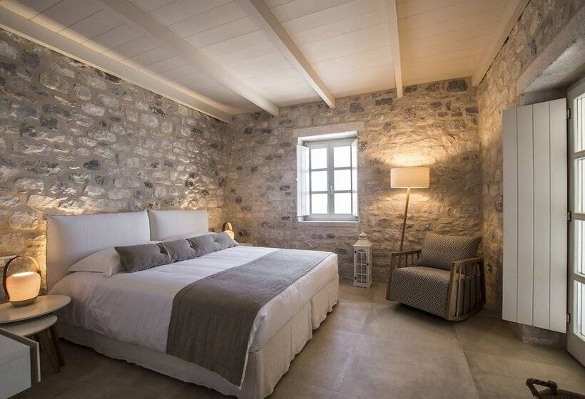 בית מלון כפרי Bassa Maina Villas & Suites