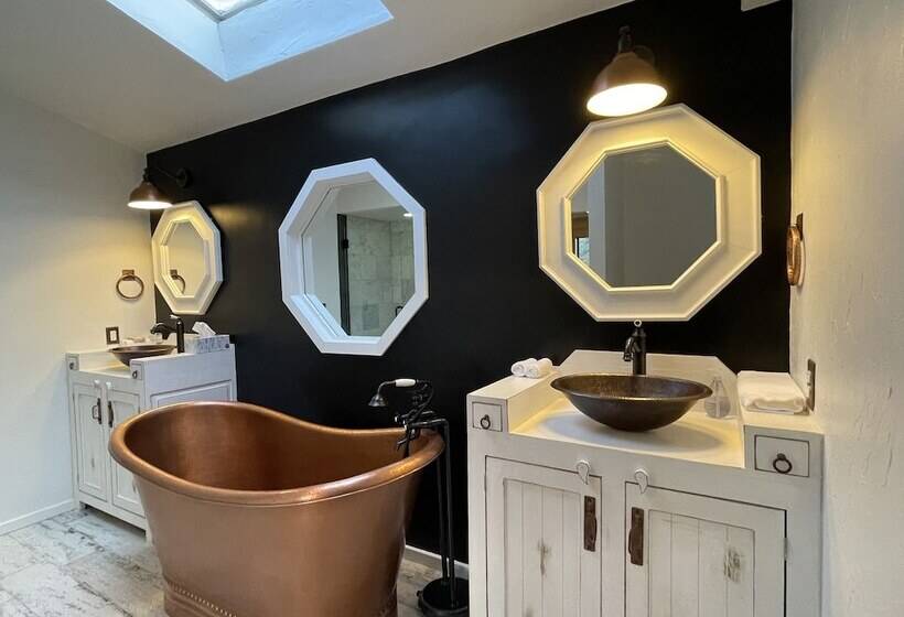 فندق Black Tree Resort   The Lodge