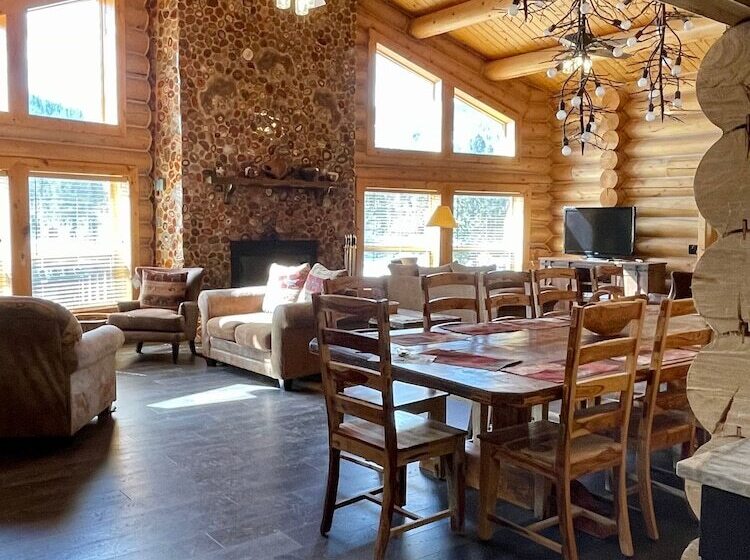 فندق Black Tree Resort   The Lodge