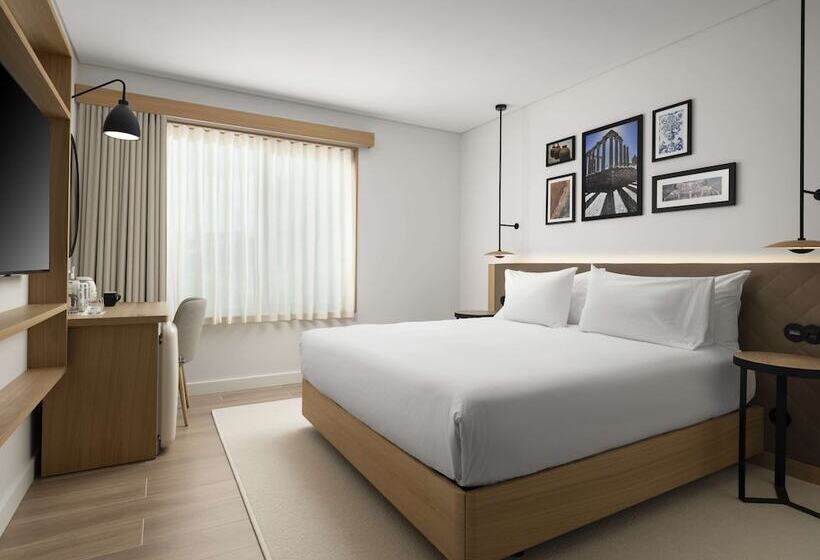 هتل Hilton Garden Inn Evora