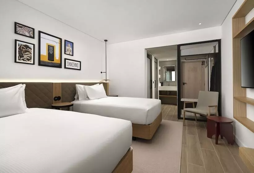 هتل Hilton Garden Inn Evora